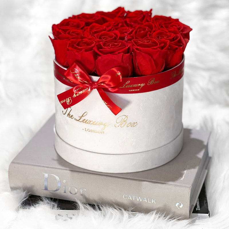 Double Layered Roses and Chocolate Box – The Rose Bear